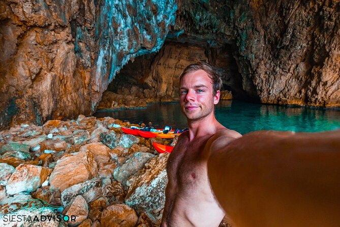 Cova dels Orguens: Cave Exploring Kayak & Snorkel Tour in Javea - Where you start in Javea: the practical setup at Cala Portixol