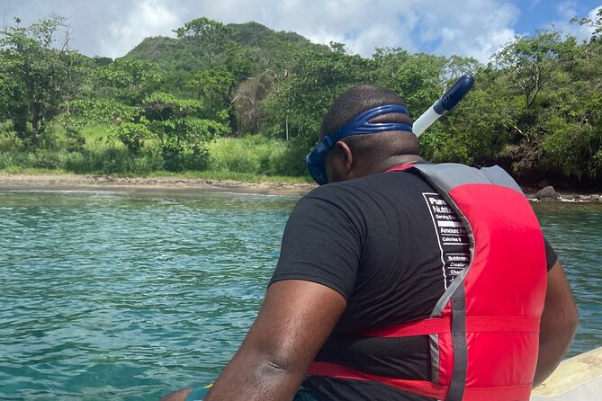 Crystal kayaking in St. Vincent - Siteseeing with Cass - Crystal-Bottom Kayaks Over St. Vincent’s Fort Duvernette