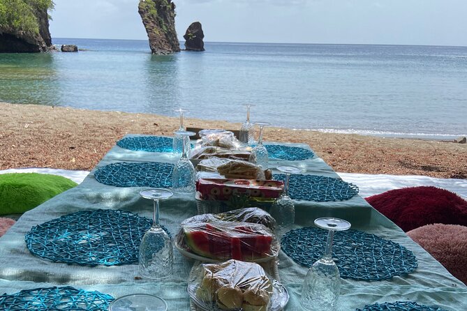 Crystal kayaking in St. Vincent - Siteseeing with Cass - Snorkeling Around the Rocks: How to Get the Most Fish Time