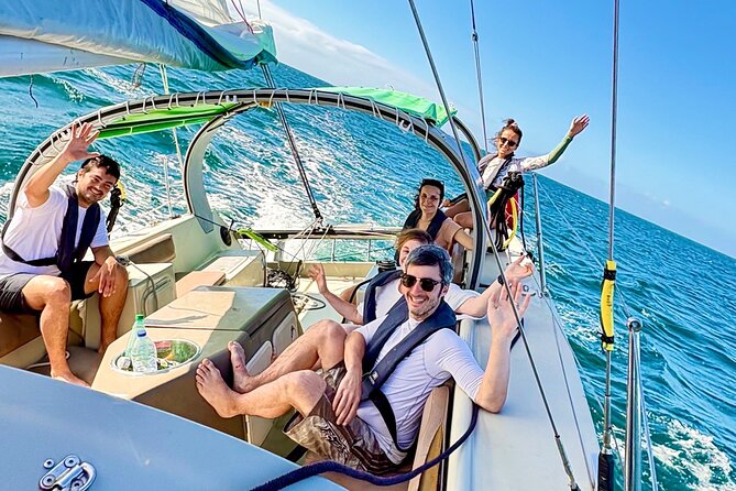 Day Lagoon 100% Sailing stops Snorkelling Paddle - Eco sailing in Grand Cul-de-Sac Marin: what that means for you