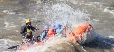 Denali, Alaska: Canyon Wave Raft Class III-IV Paddle/Oar - From Denali pickup to the river: the 3.5-hour rhythm