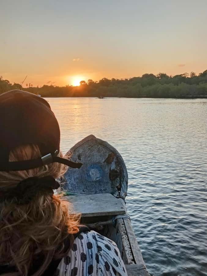 Diani Beach: Kongo River Sunset Experience in a canoe - The Kongo Mosque stop: why a short visit matters