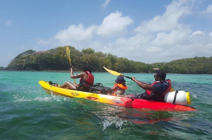 Discover the islands in the bay of Le Robert - Kayak rental half day - Beach time and the snack break that keeps it satisfying