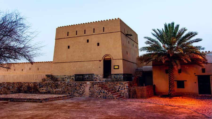 Dubai: Desert Safari or Hatta Tour with Kayaking - Desert Safari or Hatta Kayaking: How to Choose