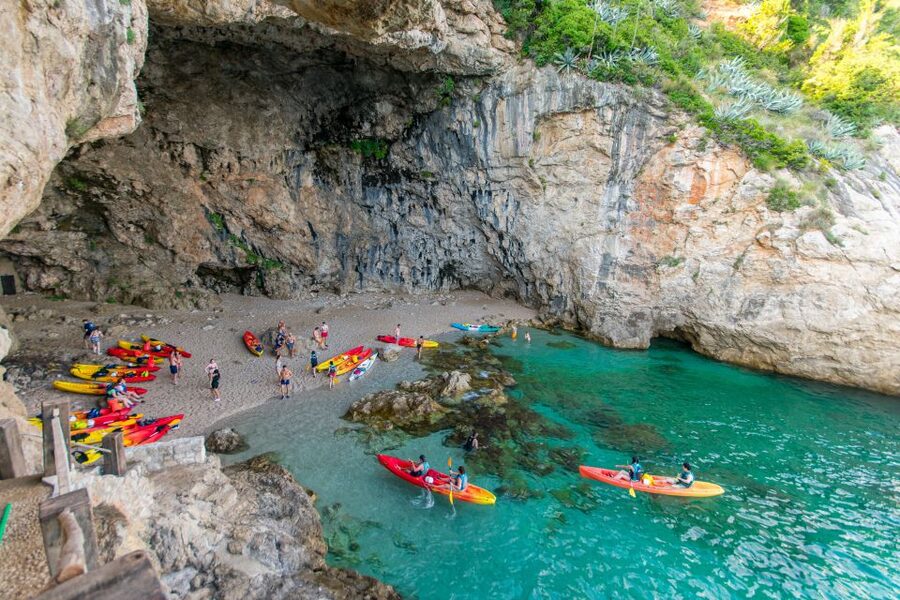 Dubrovnik: 2 or 3-Hour Morning Kayaking & Snorkeling Tour - Lokrum Island: The Photo Moments and the Game of Thrones Connection