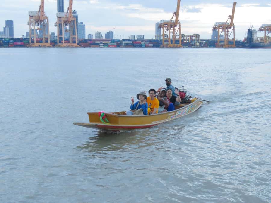 Explore Bangkok jungle by bike, kayak & boat - small group - Kayak in the canal for 40–50 minutes: palm jungle views plus Klong Toey Port
