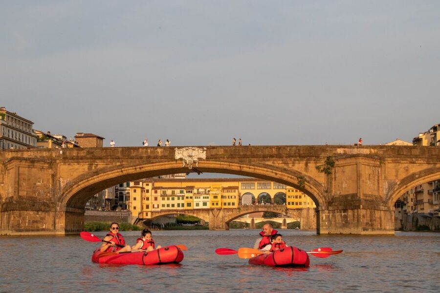Florence: Ponte Vecchio and City Sights Guided Kayak Cruise - Safety briefing and learning your kayak fast, even if you’re new