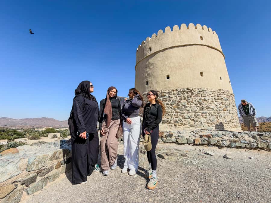 From Dubai: Hatta Sightseeing Tour with kayaking - Wadi Hub to Al Khattem Dam: the walk, the Hatta sign, and photo reality