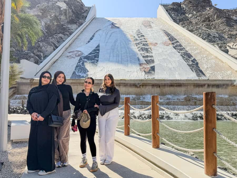 From Dubai: Hatta Sightseeing Tour with kayaking - Lunch and local breaks: how you avoid the tourist-trap feeling