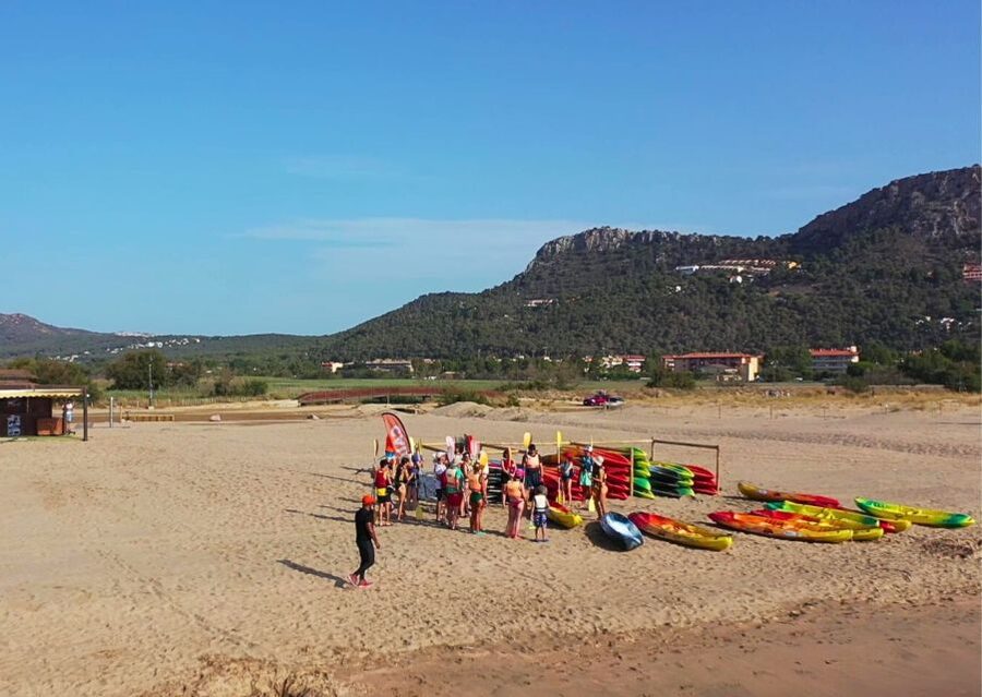 From L'Estartit: Sea Kayaking Tour to the Medes Islands - Safety, boat support, and the pace question