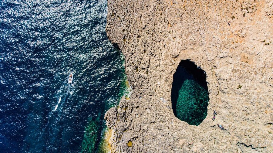 From Mellieħa: Coral Lagoon Kayak Rental - Gear, life jackets, and those practical locker details