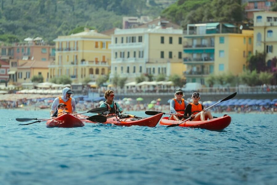 From Monterosso to Vernazza: Guided Cinque Terre Kayak Tour - Small-group paddling from Monterosso: what to expect when you arrive