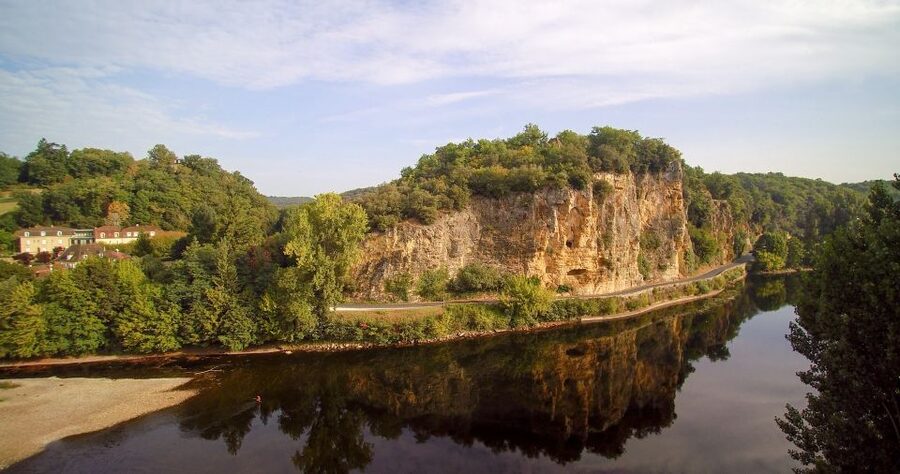 From Vitrac: Dordogne River Canoe Rental - La Roque-Gageac: castle views and a long enough stop