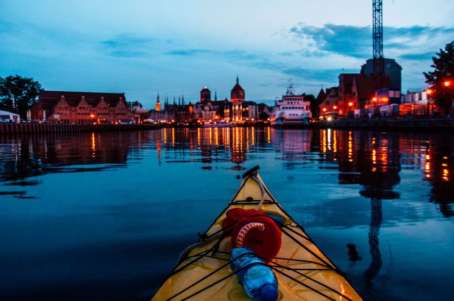Gdansk: Sunset Kayak Tour - Back to the Shipyard for sunset: the 20 minutes that changes the mood