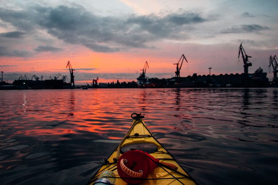 Gdansk: Sunset Kayak Tour - Getting Started at Dokowa 1 (and finding the red-container meeting spot)