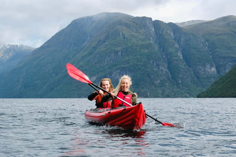 Geiranger: Beginner-Friendly Fjord Kayaking - Where you start: Maråkvegen 37 and the red kayak meeting point