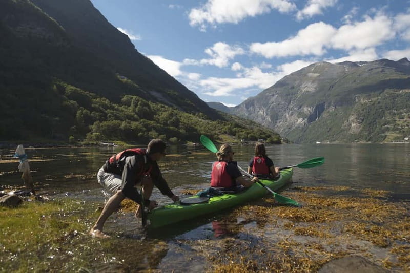 Geiranger: Guided Kayak Tour in Geiranger Fjord - Meeting at Geirangervegen 10: Getting Started Fast Without Hassle
