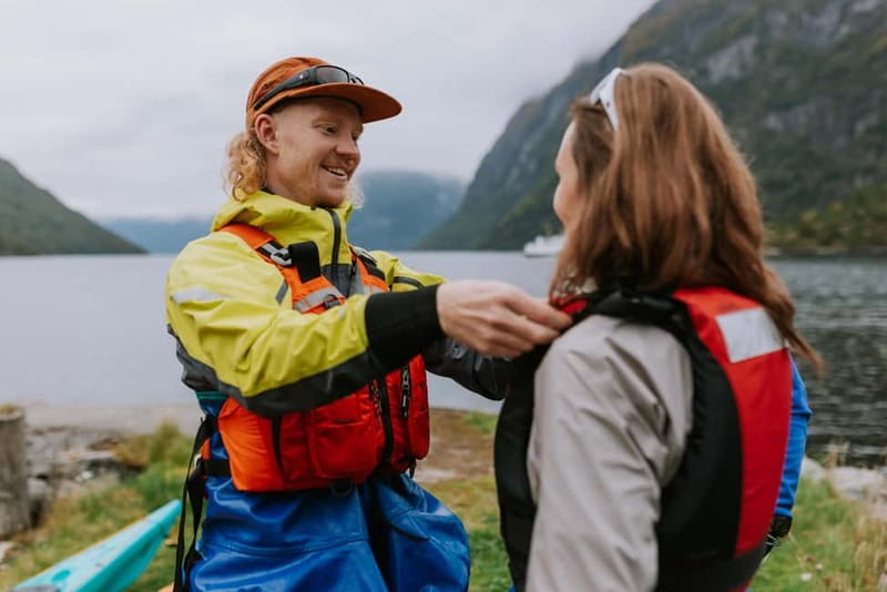 Geiranger: Kayak Tour with Waterfall Views - Group pacing and photo breaks: why the timing feels right