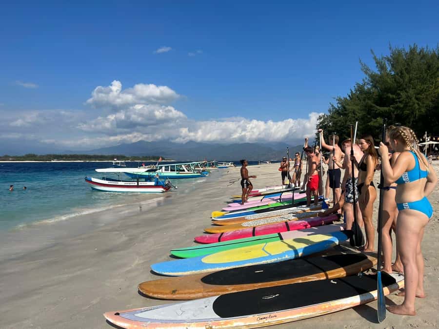 Gili SUP Or Kayak With Drone Shoot . Daylight Or Sunrise - The Beginner Lesson on the Board: How You Learn Without Feeling in the Way