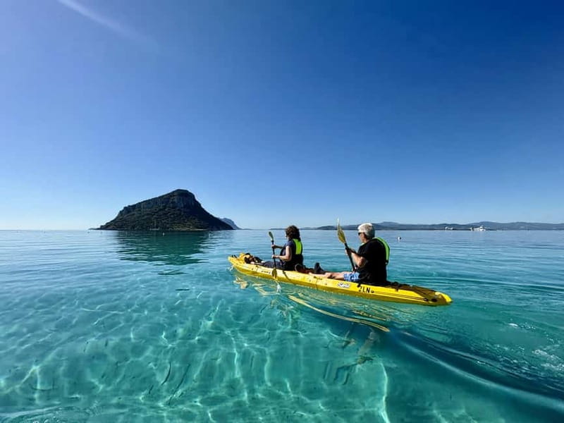 Golfo Aranci:Small group, german guided Kayak tour&Dolphins - Getting started at Spiaggia dei Baracconi (and why it sets the tone)