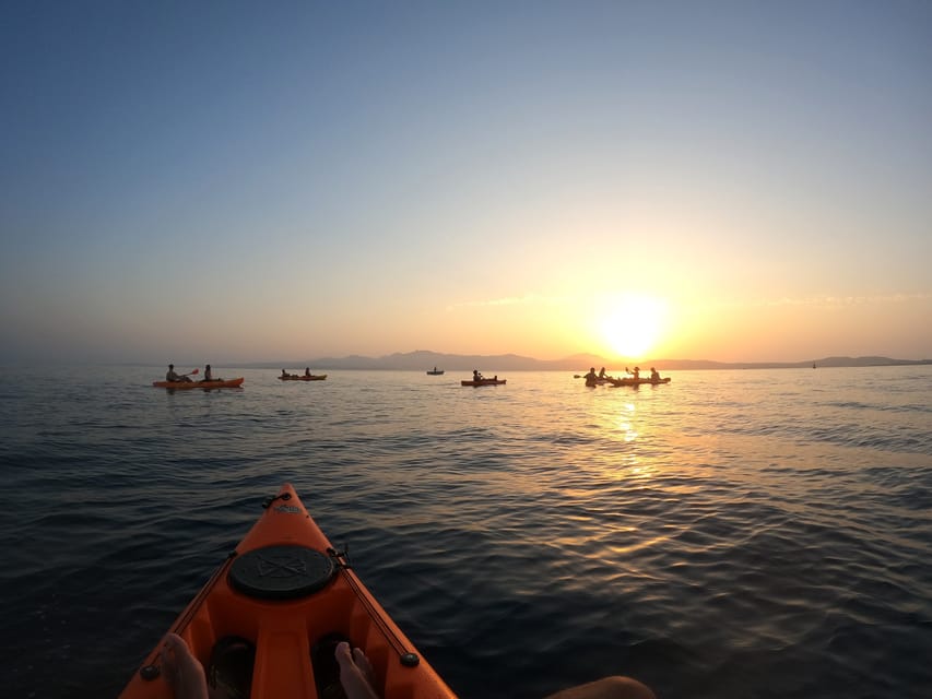 Golfo Aranci: Sunset Dolphin Kayak Tour with Aperitif - The aperitif on the water: why the timing works