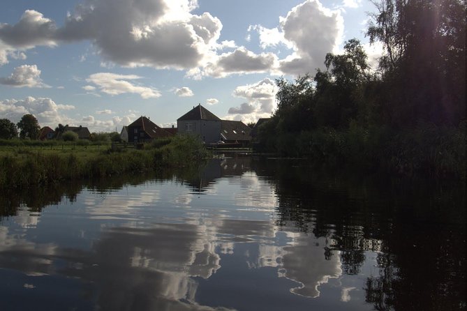 Guided Canoe Adventure with Picnic Lunch in Waterland from Amsterdam - Picnic lunch: local flavor with dietary care