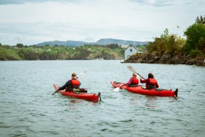 Guided Kayak Tour Bergen - Beginner-Friendly Kayak Safety: Double Kayaks and Rescue Techniques