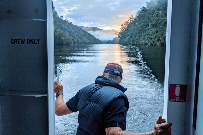 Guided Kayak Tour on Launceston's scenic waterfront on foot powered Hobie kayaks - Stop at Cataract Gorge Reserve: Cliffs, Birds, and Short Moments to Take It In