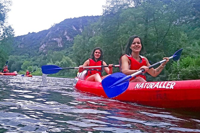 Guided kayaking on the Nalón river Oviedo - Kayaking the Nalón: from Las Caldas to Trubia in a single outing