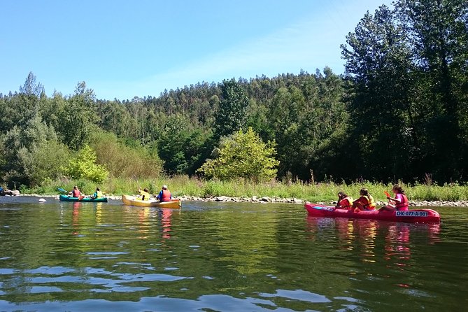 Guided kayaking on the Nalón river Oviedo - Double kayak/canoe and the waterproof drum: small details that save your day