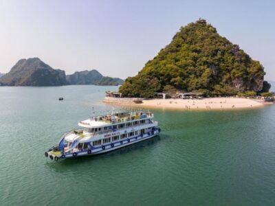 Ha Long: Afternoon Cruise with Lunch, Kayaking, and Swimming - Boarding and that welcome rhythm: check-in, safety, and the boat vibe