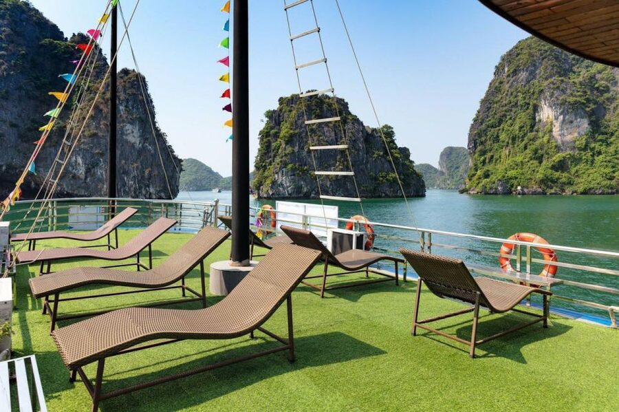 Ha Long: Afternoon Cruise with Lunch, Kayaking, and Swimming - Price and value: why $40 can be a good deal here