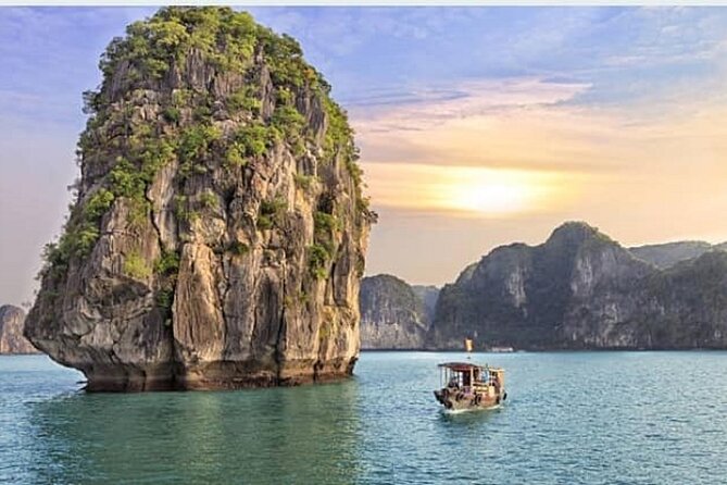 Ha Long Bay Cruise Day Tour - Cave, Kayaking, Swimming & Lunch - Sunset party on the boat: the treat that makes the day feel complete