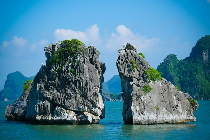Ha Long Bay Cruise Day Tour-Cave, Kayaking,Ti top island & Lunch - Guide energy makes the day smoother: Toan, Tony, Max, Nam, Phoung, Ian