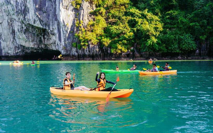 Ha Long Bay Deluxe Cruise & kayaking - 1 Day - Entering the day smoothly: Hanoi hotel pickup or Tuan Chau start