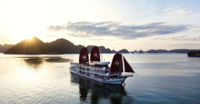 Ha Long & Lan Ha Bays: 2-Day Cruise with Meals & Kayaking - Lan Ha Bay by water: why this route works for active sightseeing