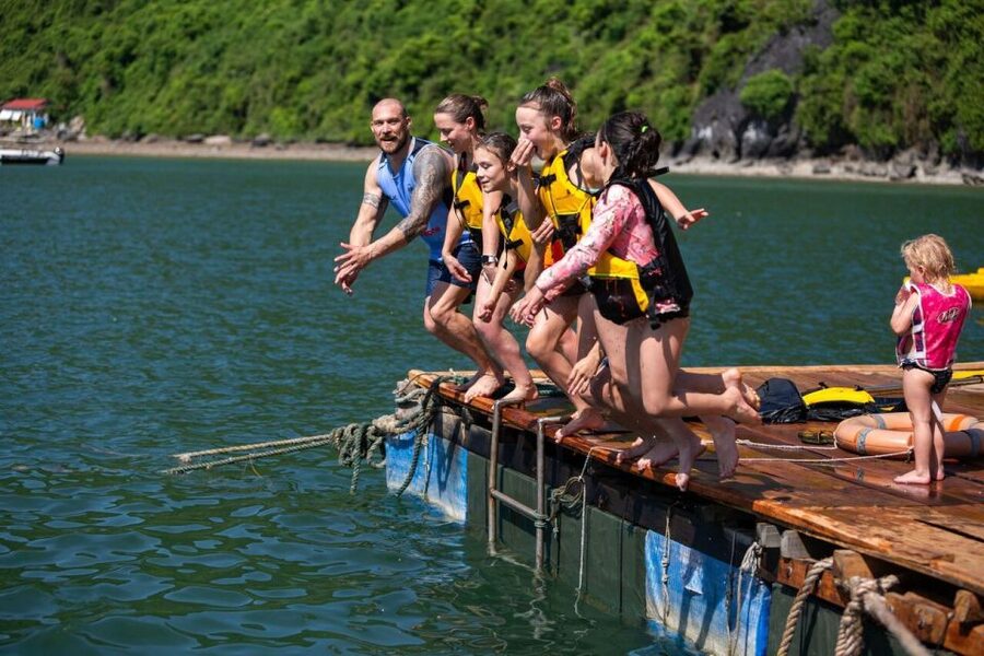 Ha Long & Lan Ha Bays: 2-Day Cruise with Meals & Kayaking - Tai Chi at sunrise: turning an early morning into a highlight