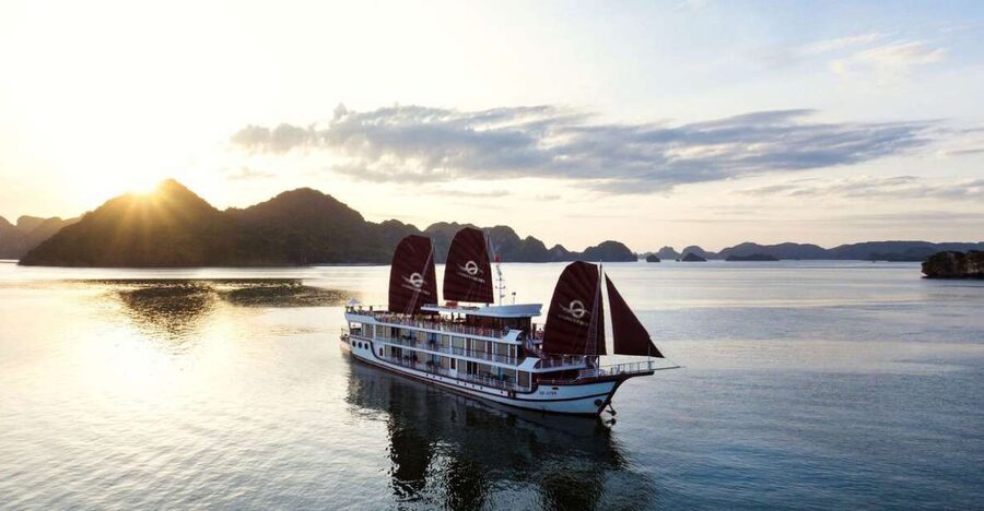 Ha Long & Lan Ha Bays: 2-Day Cruise with Meals & Kayaking - Lan Ha Bay by water: why this route works for active sightseeing