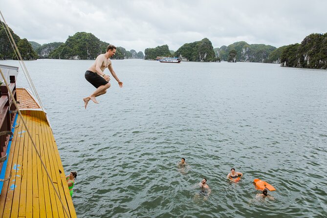 Ha Noi - Cat ba island - Lan Ha Bay - Kayaking 1 Day - Midday at Ong Cam Islet: Lunch Plus Real Free Time