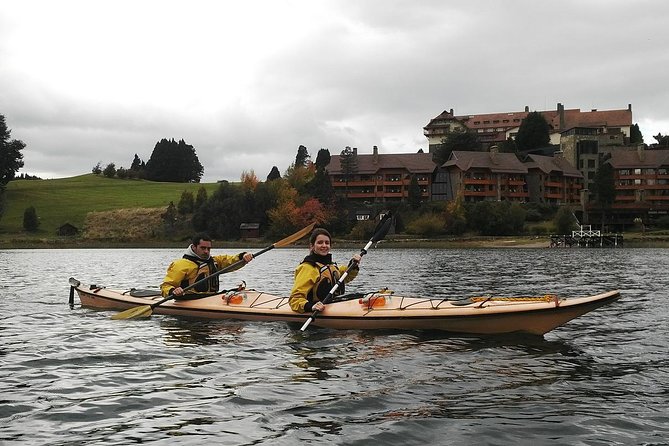 Half a day of kayaking on Lake Moreno in private service - Time, pace, and private-group reality