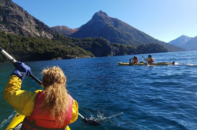 Half a day of kayaking on the Nahuel Huapi lake in private service - Instruction, safety, and how the guide sets you up fast