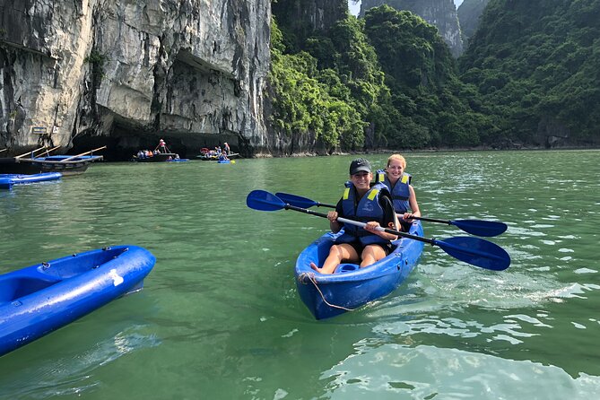 Half Day Explore Halong Bay With Lunch, Sung Sot Cave, Titop Island and Kayaking - What this half-day Halong Bay tour is really good at