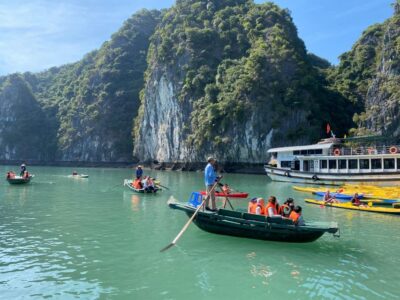Half day Lan Ha Bay : Boat Trip , Kayaking,Snorkel - Getting from Cat Ba to the bay: the boat ride setup