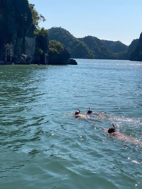 Half day Lan Ha Bay : Boat Trip , Kayaking,Snorkel - Kayaking in Lan Ha’s quieter lanes: the highlight you can feel