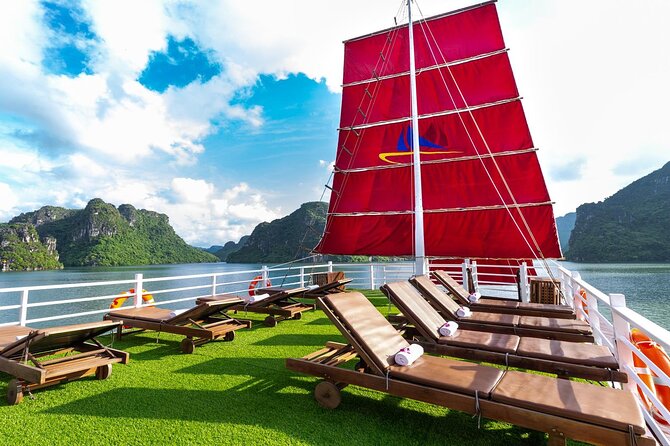 Halong & Bai Tu Long Luxury Day Tour - Fishing village & Kayak - Vung Vieng fishing village: float-life by kayak or bamboo boat