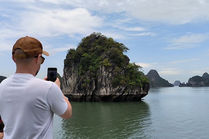 Halong & Bai Tu Long Luxury Day Tour - Fishing village & Kayak - On the Amazing Sails Explorer: comfortable, guided, and not too big