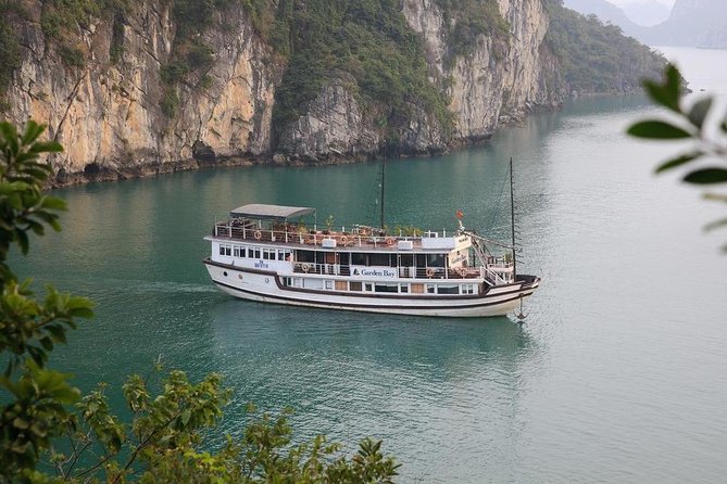 Halong Bay 2D1N BEST CRUISES All-Inclusive: Transfer, Meals, Kayak, Cave, Island - Day 1 Water Time: Beaches, Marine Life, and a Snorkel Moment