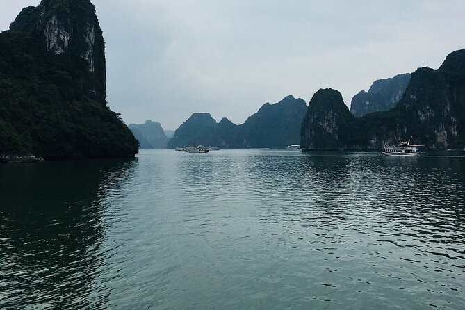 Halong Bay Cruise Tour from Hanoi with Kayak Adventure - Group tour logistics: what “not private” changes