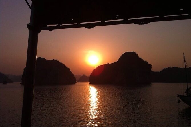 Halong Bay Cruise With Cave, Kayaking, Swimming - Buffet Lunch - Ti Top Island: Beach Break and a Peak View Like Paradise