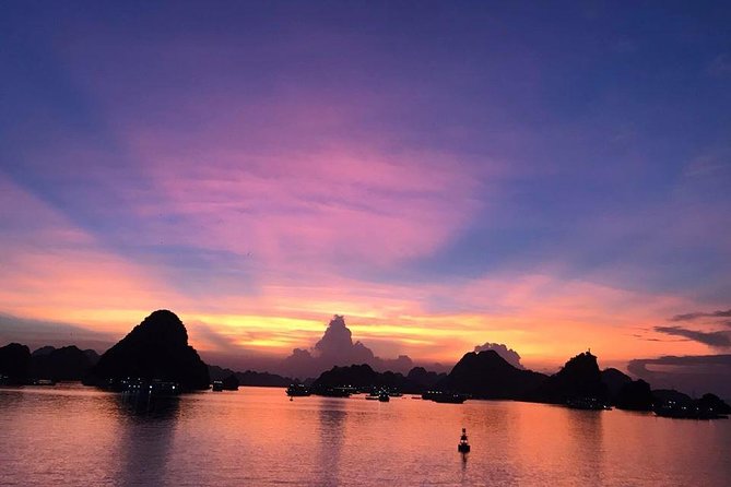 Halong Bay Full Day with Kayaking, Hiking viewpoint, Cave - Deluxe To Luxury - Guide and crew: why organization is part of the value